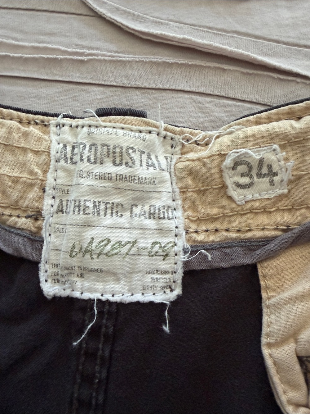 Aeropostale Men's Black Cargo Shorts - Picture 2 of 5